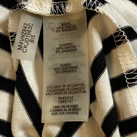 Calvin Klein Striped Top, sz small, black & white - Picture 7 of 7
